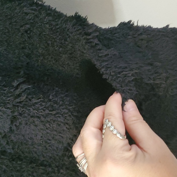 Barefoot Dreams Cozychic Boardwalk Fringe Cardigan Size Medium Black Soft Cozy - Picture 7 of 16